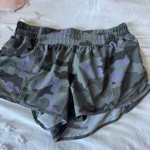 Hotty hot camo shorts/ size 6 2.5